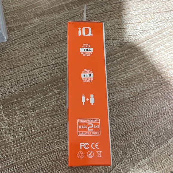 iQ Mobile Power Rapid In-Car Charger - Picture 4 of 4